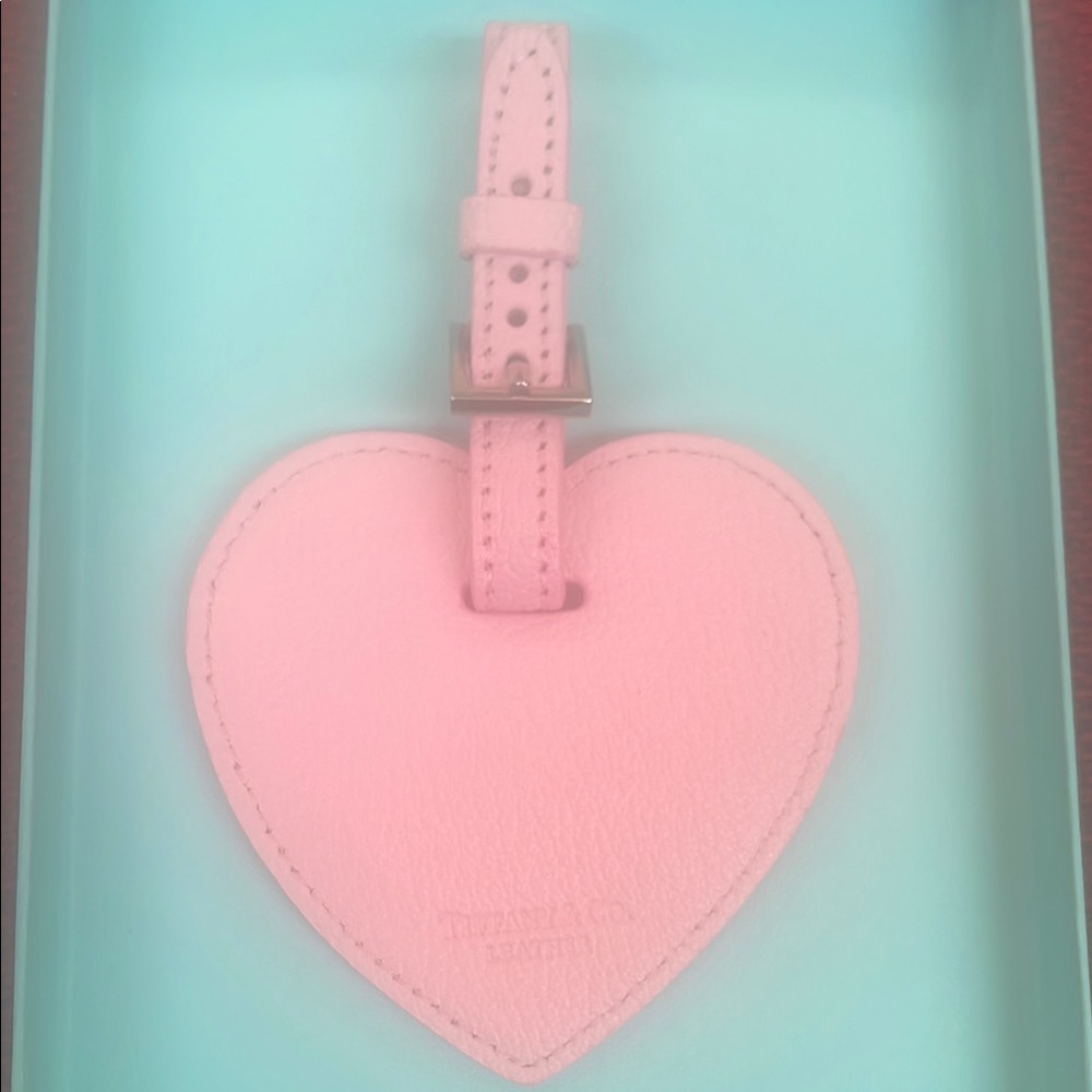 Tiffany & Co. Blush Heart Leather luggage tag